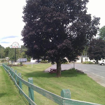 Colonnade Inn Lyndonville Екстериор снимка