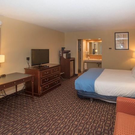 Colonnade Inn Lyndonville Екстериор снимка