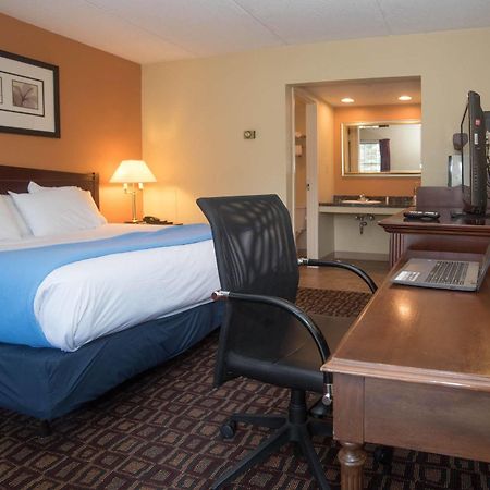Colonnade Inn Lyndonville Екстериор снимка