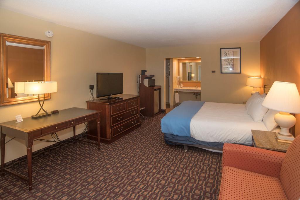 Colonnade Inn Lyndonville Екстериор снимка