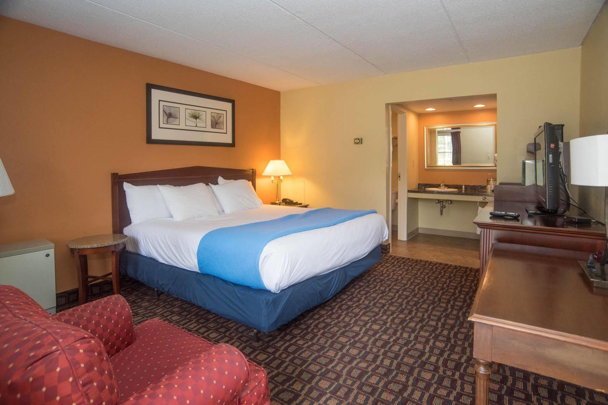 Colonnade Inn Lyndonville Екстериор снимка