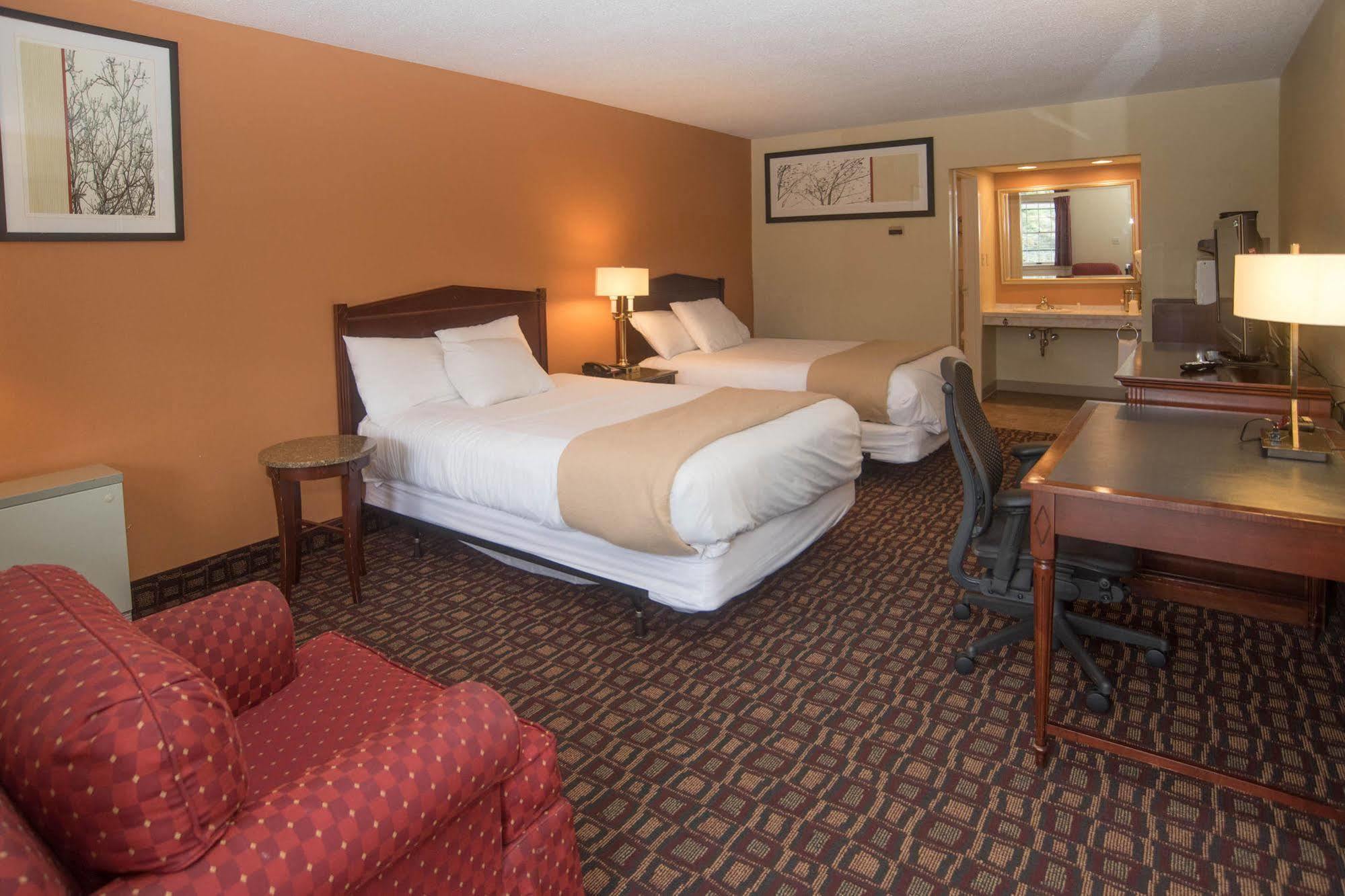 Colonnade Inn Lyndonville Екстериор снимка