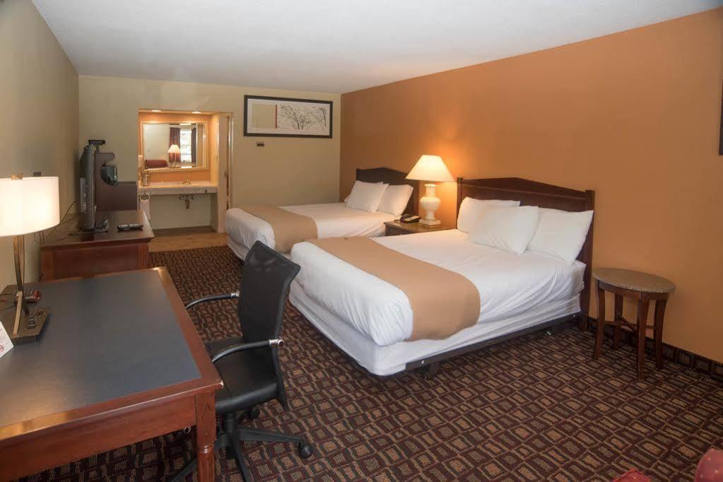 Colonnade Inn Lyndonville Екстериор снимка